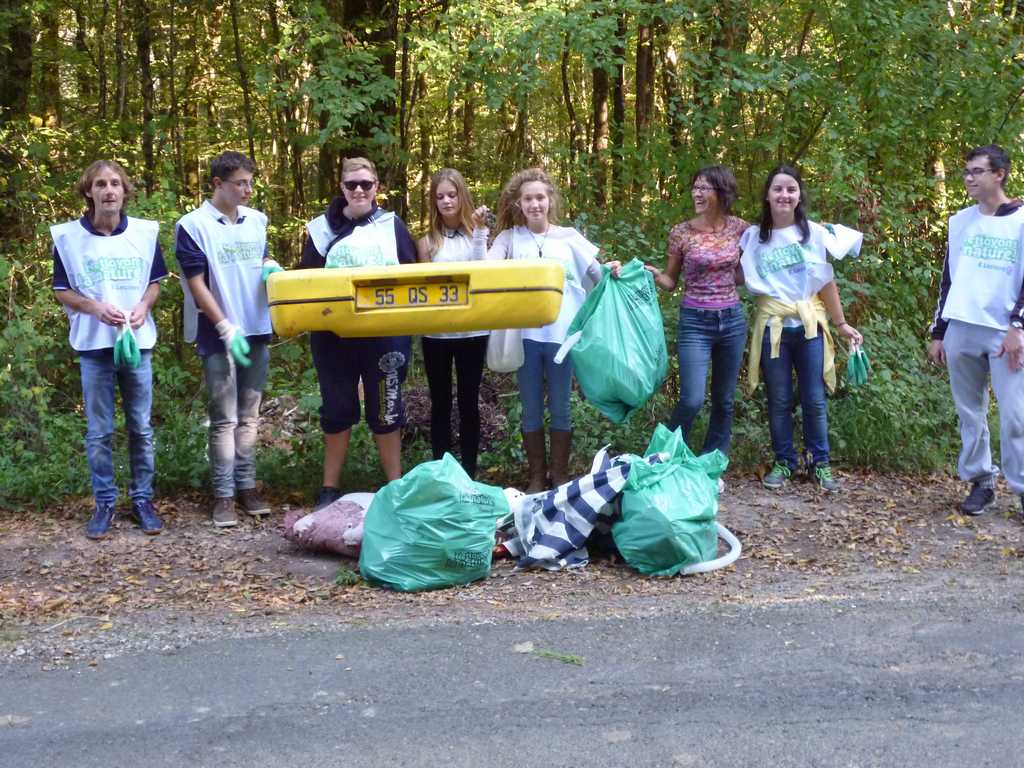 Lire la suite à propos de l’article Les élèves de la MFR ont nettoyé la nature