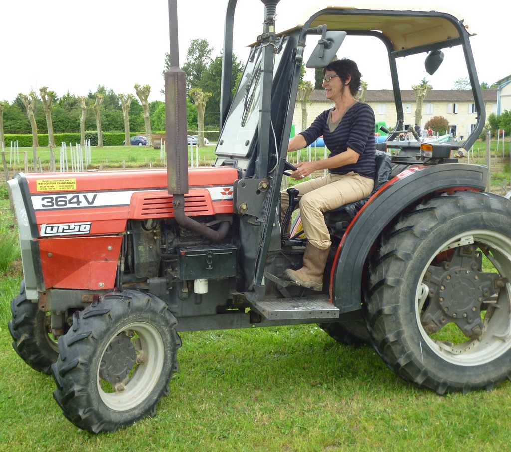 Lire la suite à propos de l’article CONDUITE DU TRACTEUR AVEC LES TERMINALES PRODUCTIONS HORTICOLES